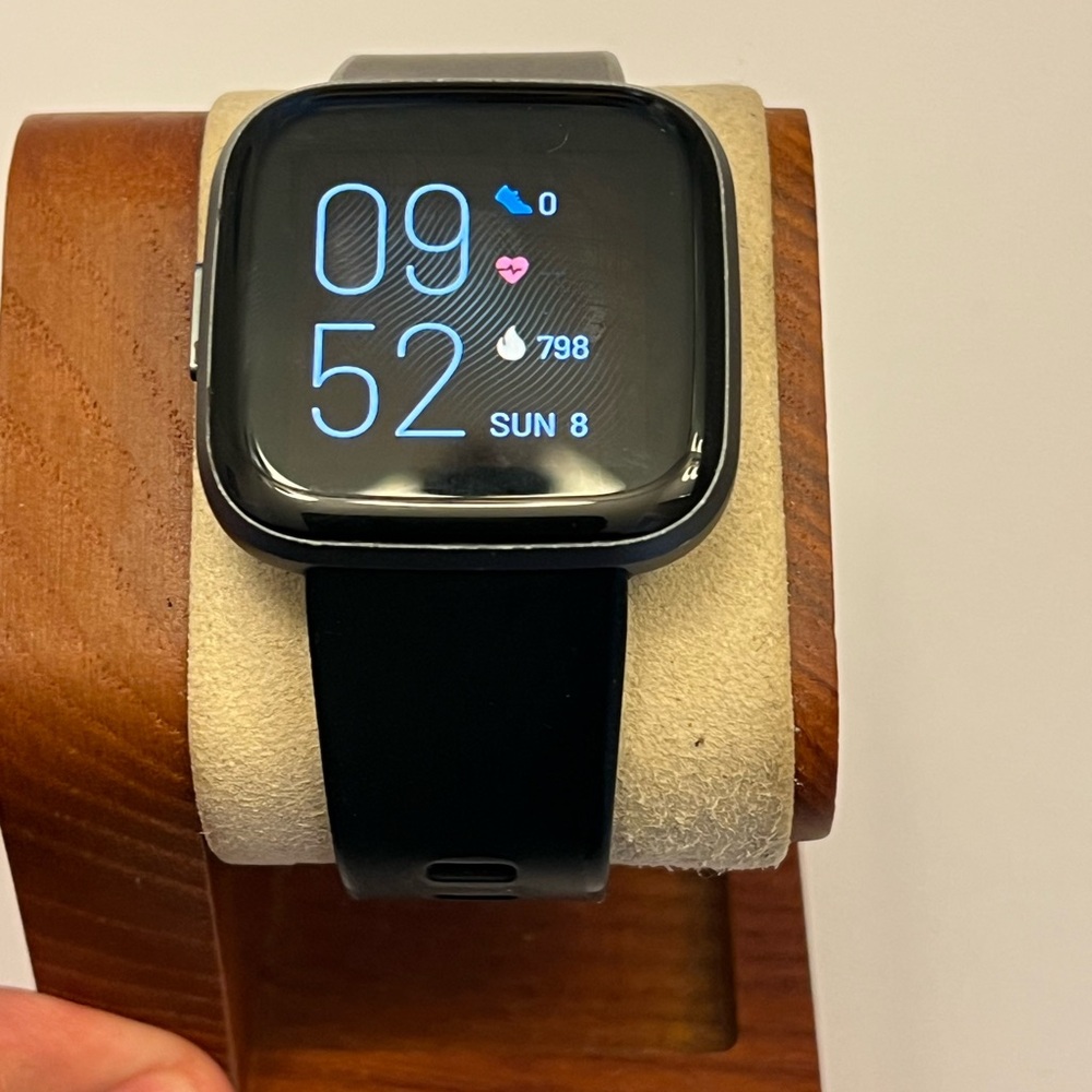 Fitbit Versa 2 (tested, Charger included) - Picture 6 of 6